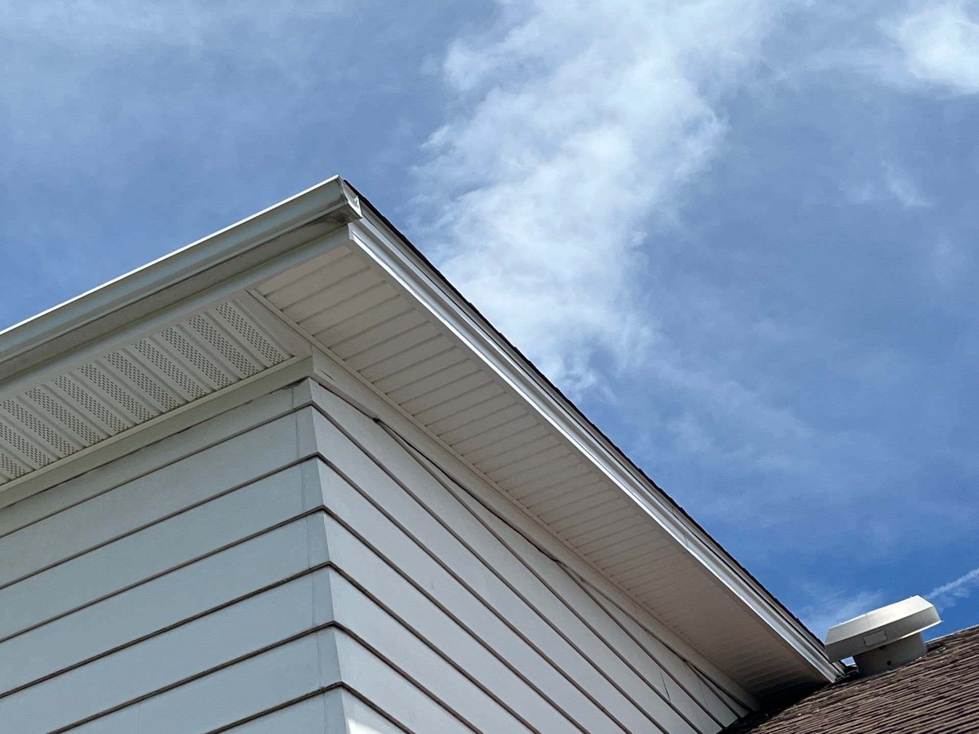 Soffit/fascia replacement by Nitro Roofing and Construction