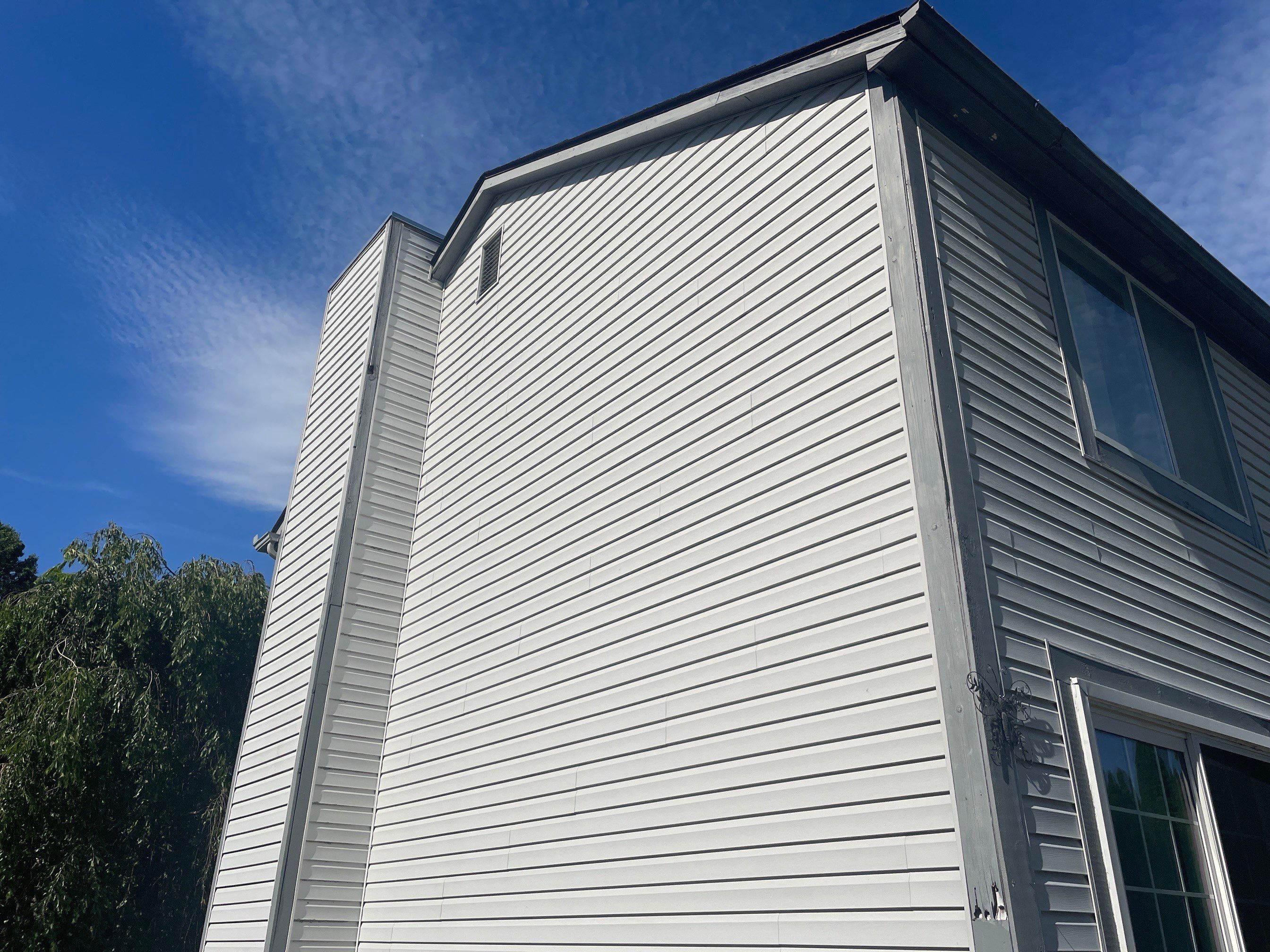 Siding Replacement using CertainTeed Restoration Classis D4 by 180 Contractors