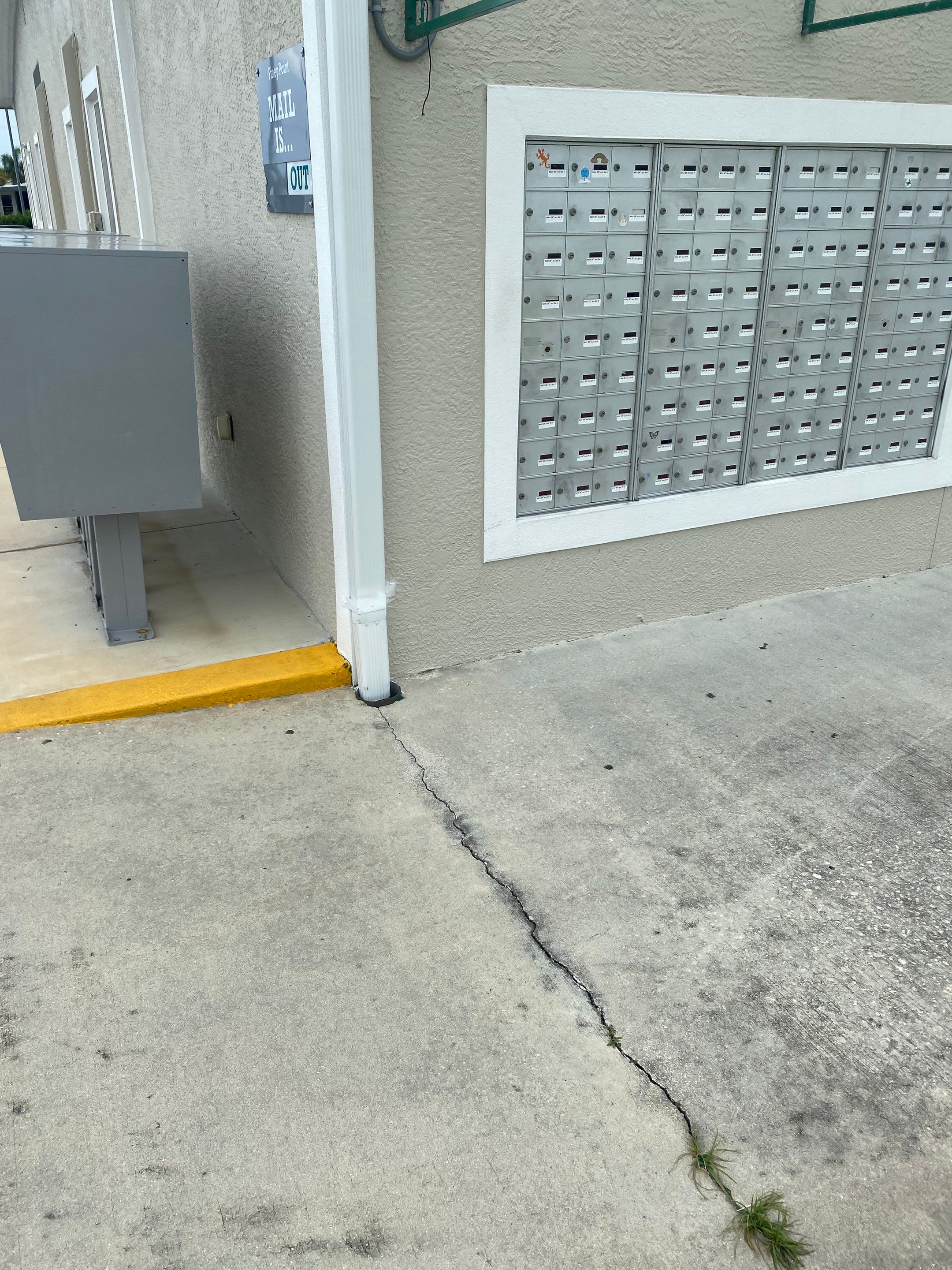 Commercial Seamless Gutter Installation in Palmetto FL by Gutter Professors
