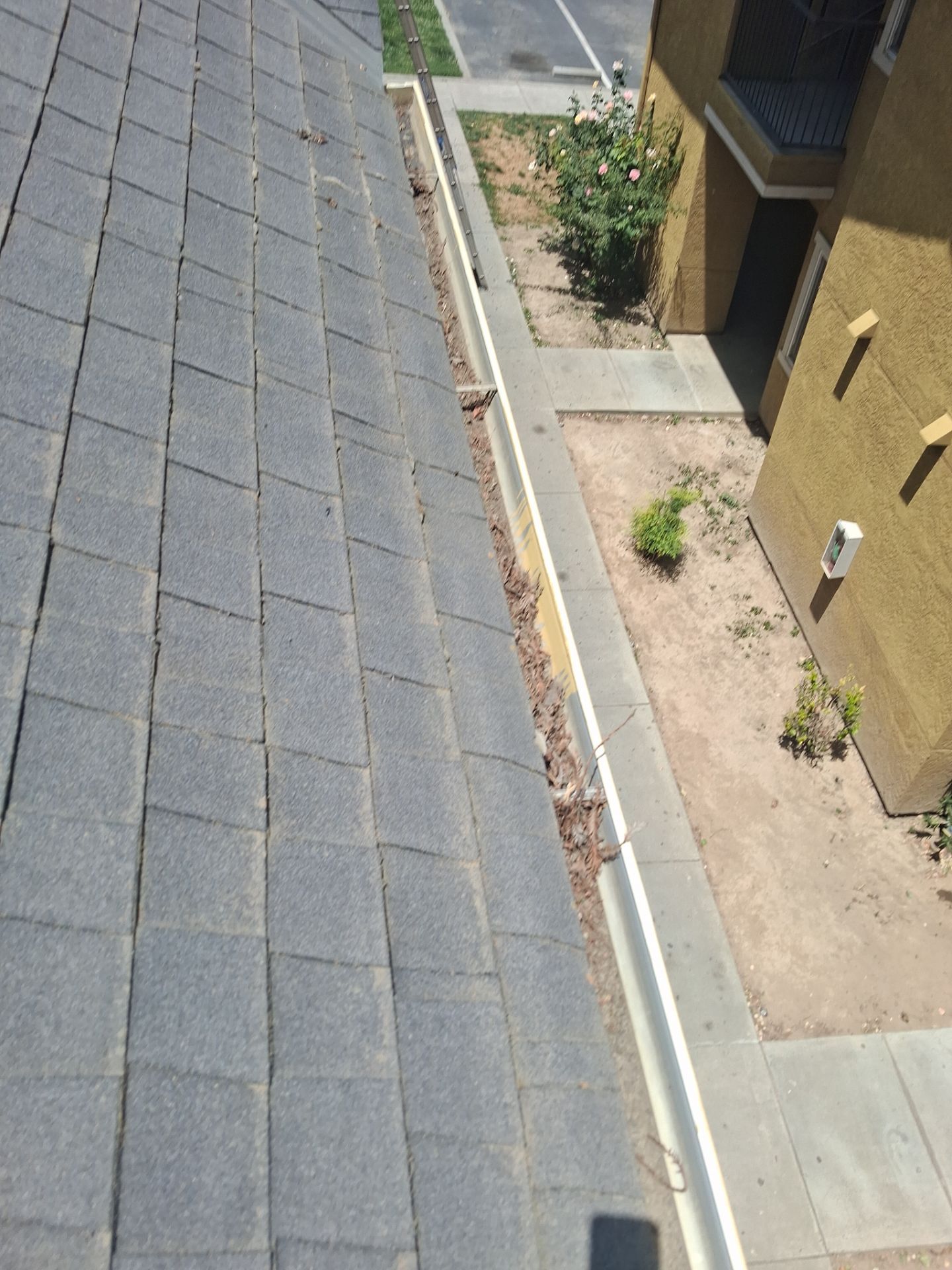 HOA gutter cleaning before