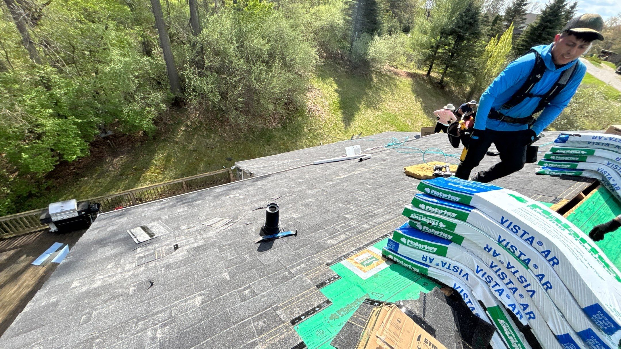 Roof Replacement using Malarkey Vista Brilliant Black by 180 Contractors