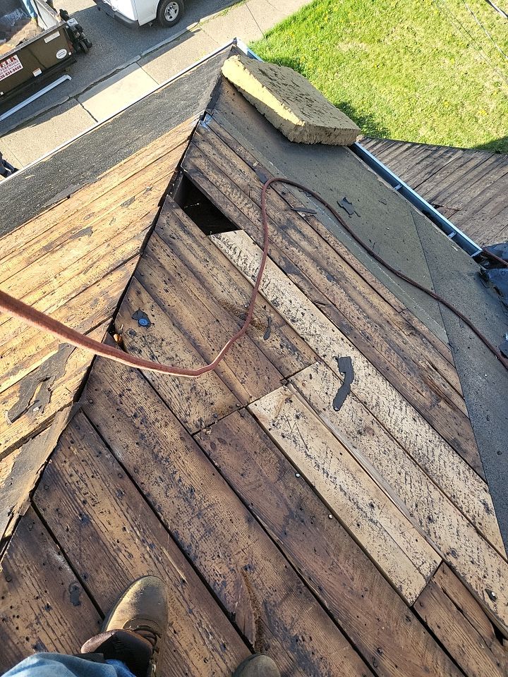 ATLAS PINNACLE COLOR: WEATHERED WOOD DRIP EDGE: MUSKET BROWN by Eagle Eye Roofing