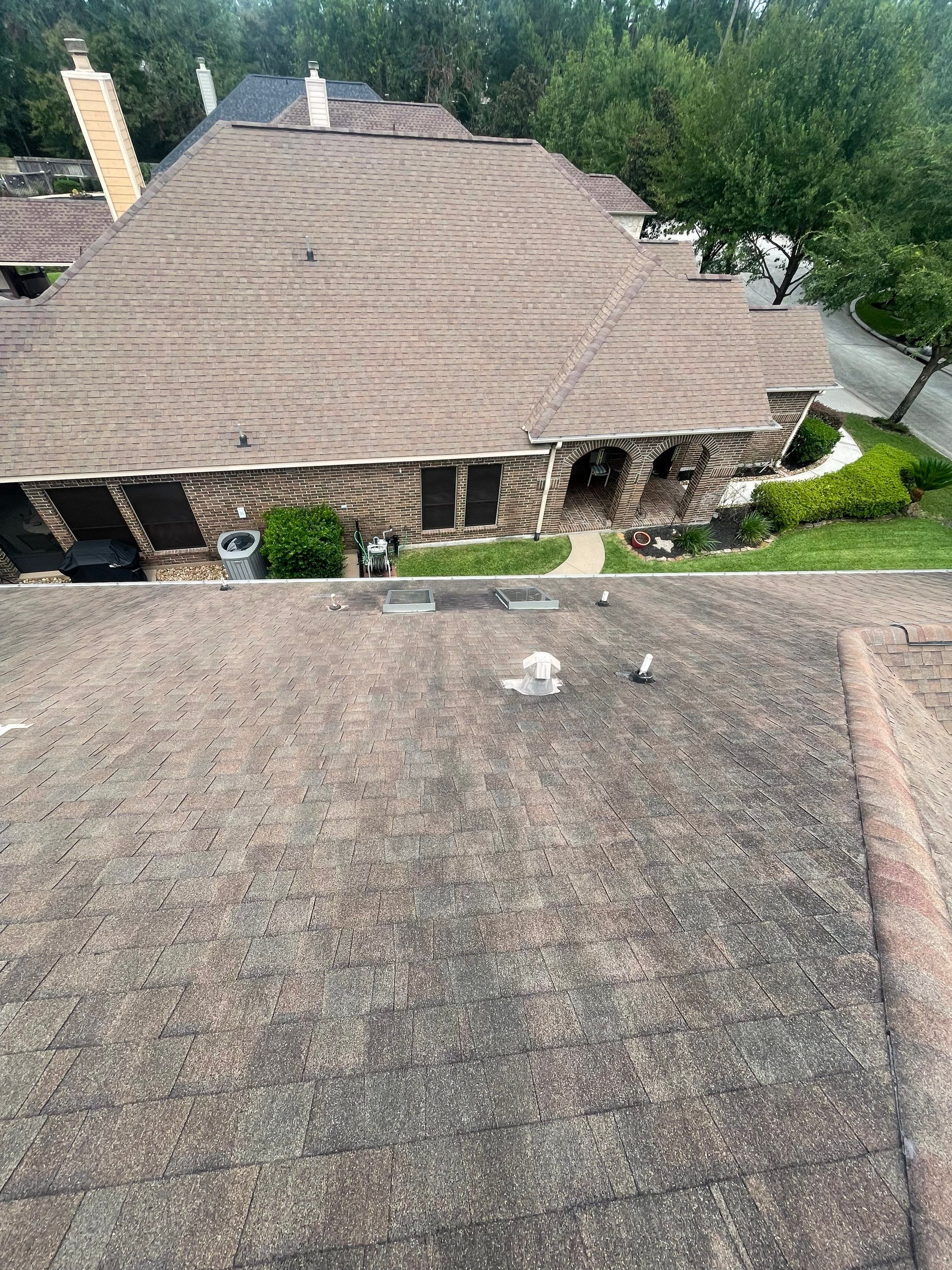 Kingwood Roof Installation using Atlas Pinnacle Pristine by Modern BYLT Roofing & Construction