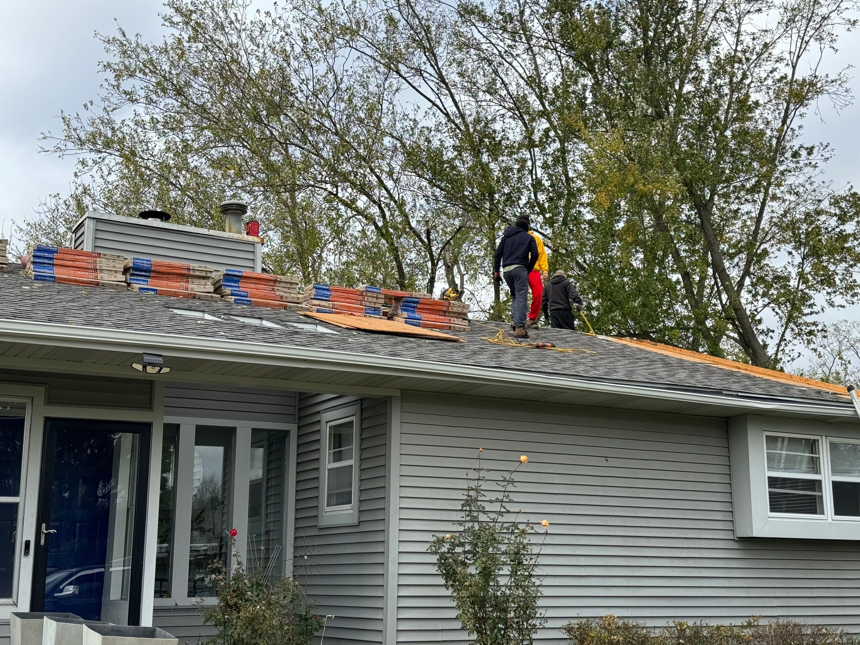 Residential Roofing Installation using Certainteed Landmark ClimateFlex by GRACCO