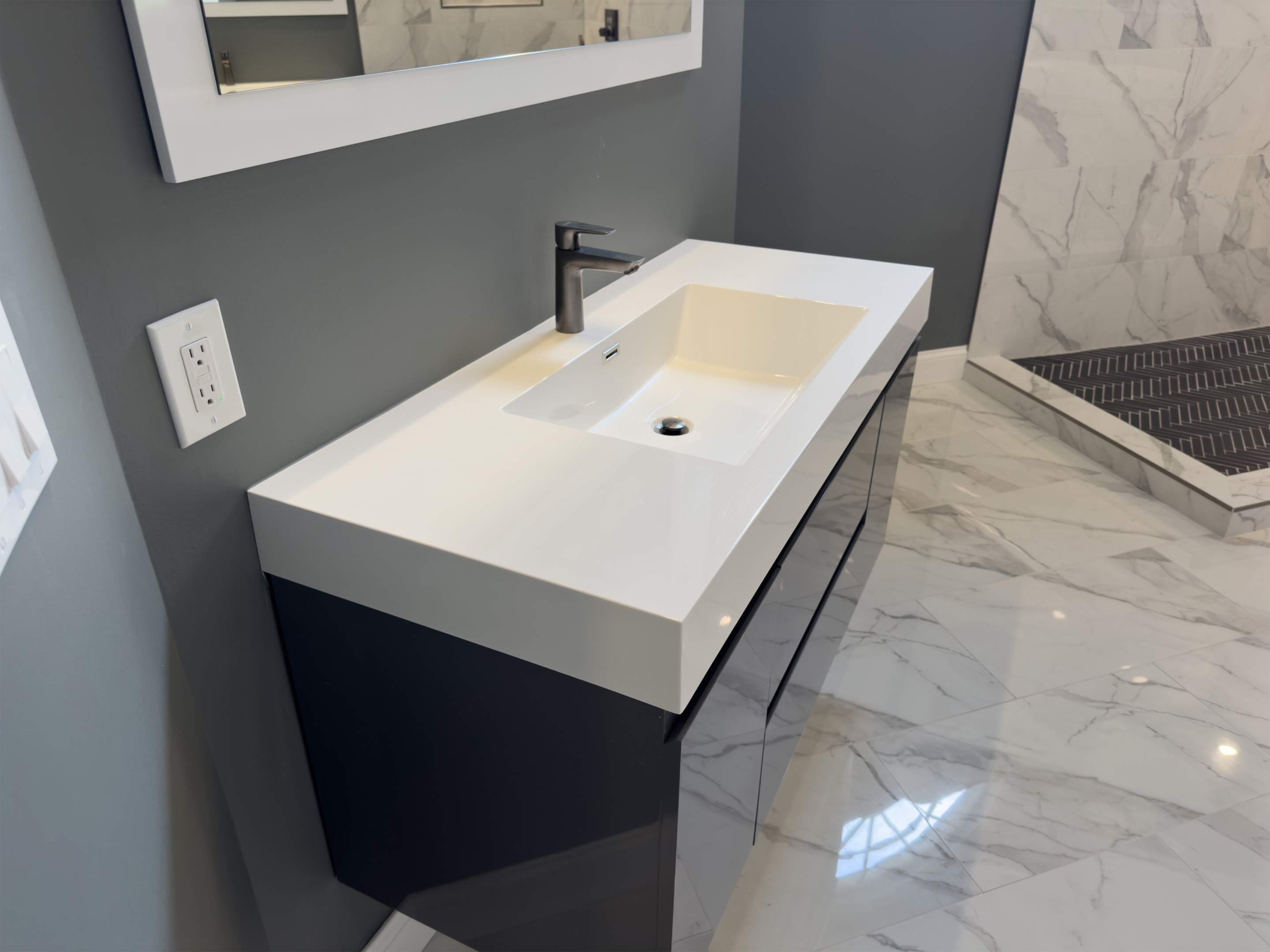 Master bathroom full remodel by Prudencio