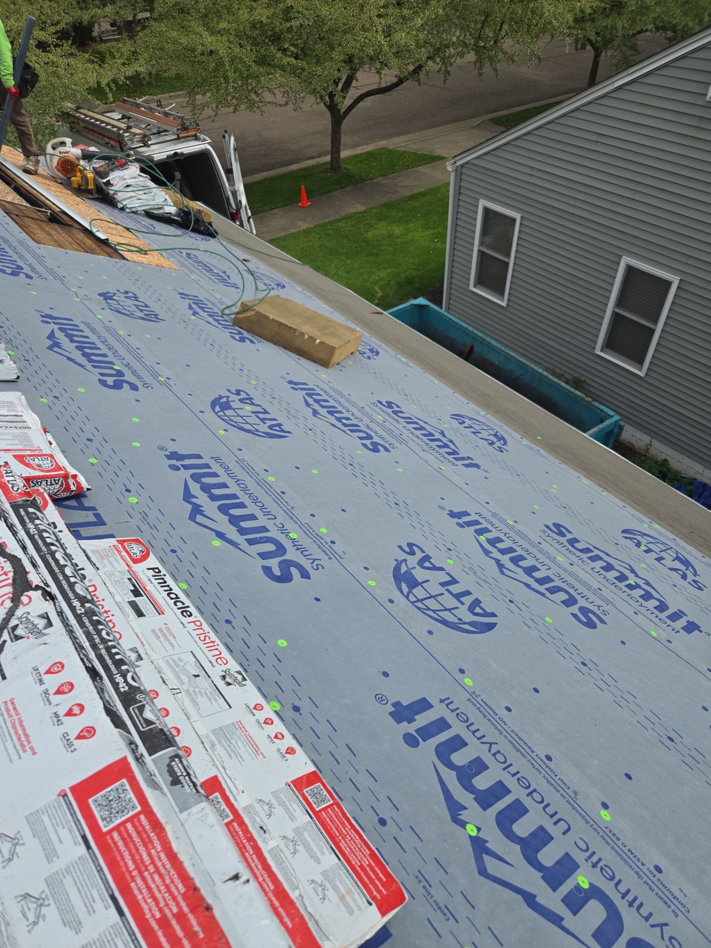 Angela S: Atlas Pinnacle, Color, Black Shadow, Drip Edge, Color, White by Eagle Eye Roofing