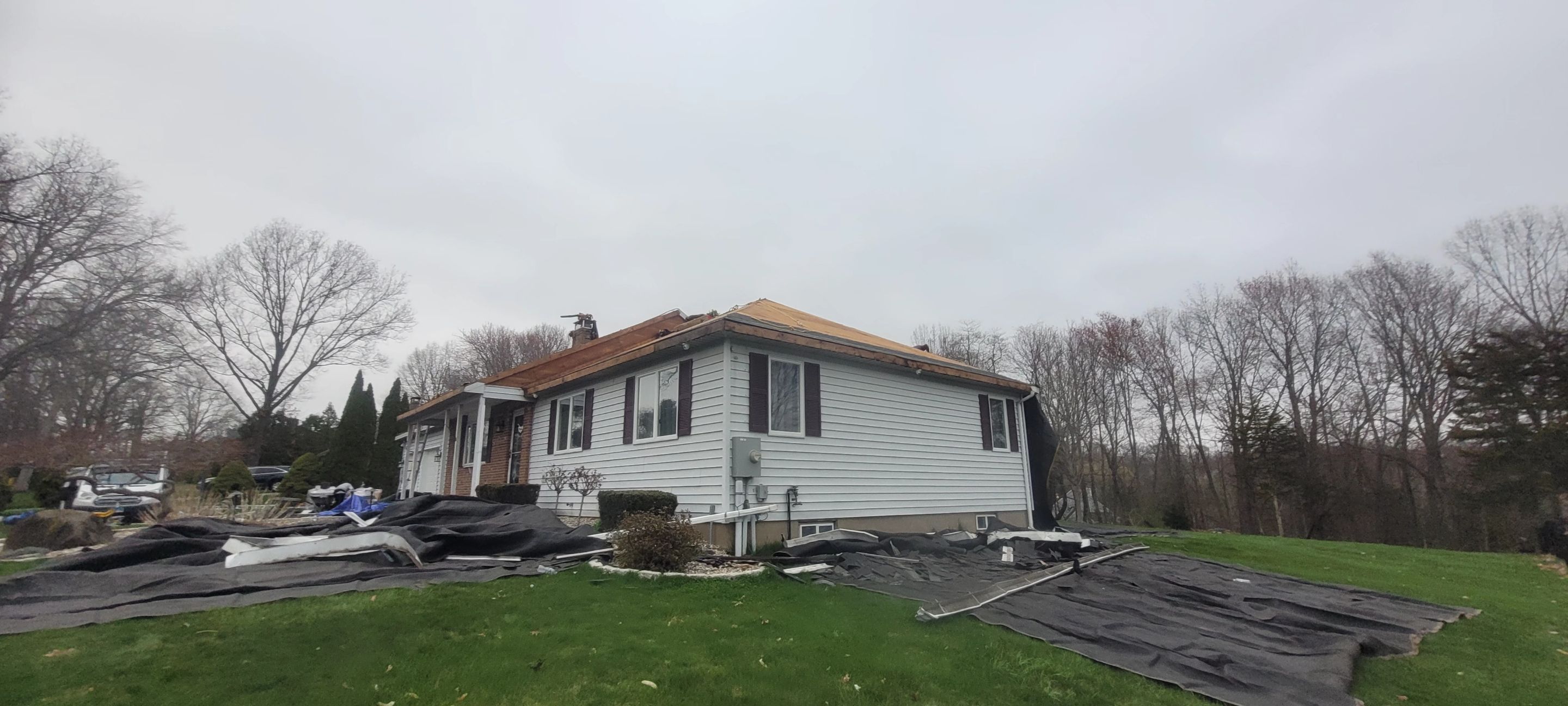 Asphalt shingles professionally installed in Cromwell, CT by DiGiorgi Roofing & Siding INC by DiGiorgi Roofing and Siding Inc