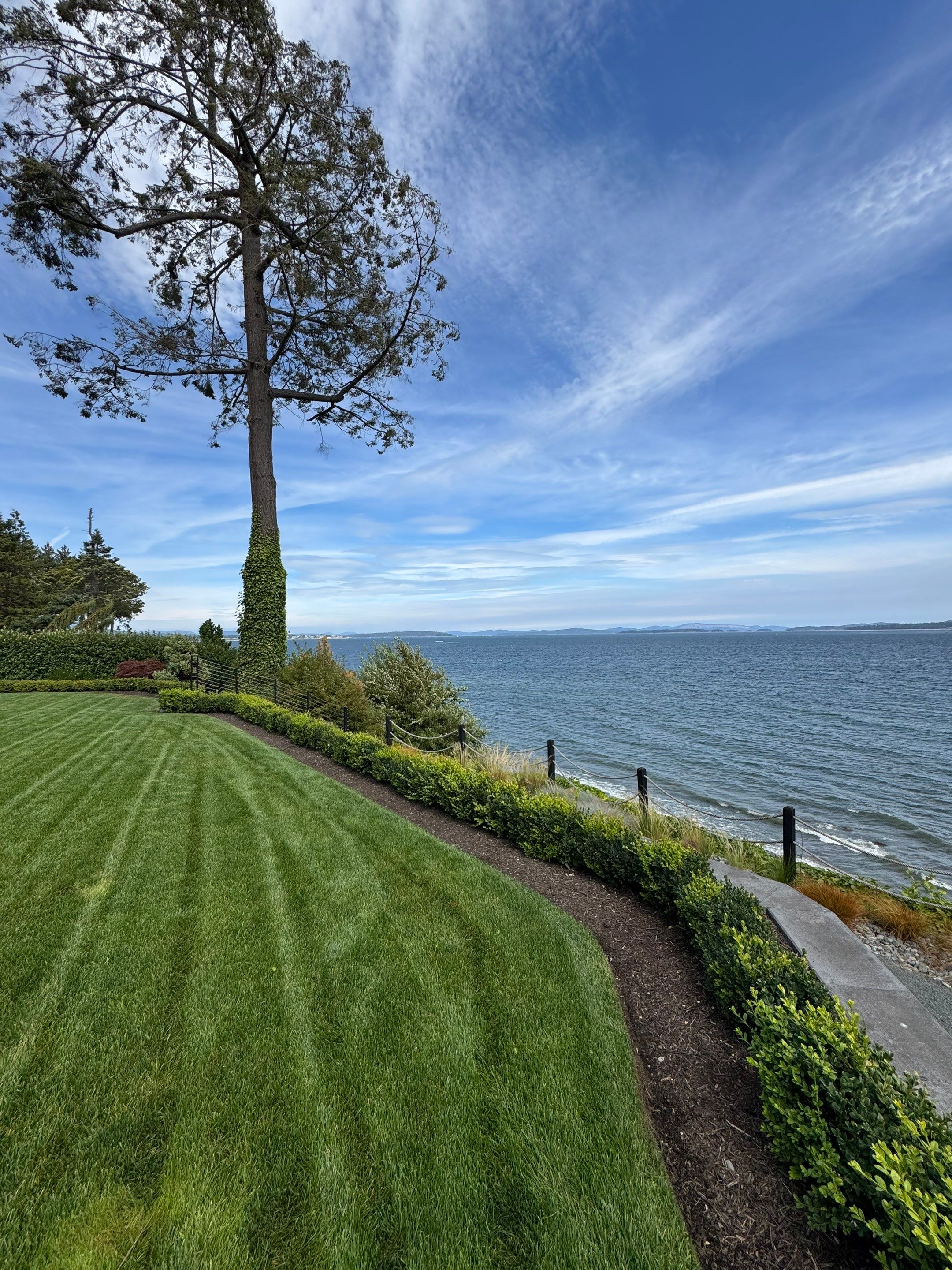Residencial Property in Saanichton  by Habanero Garden and Exterior Care
