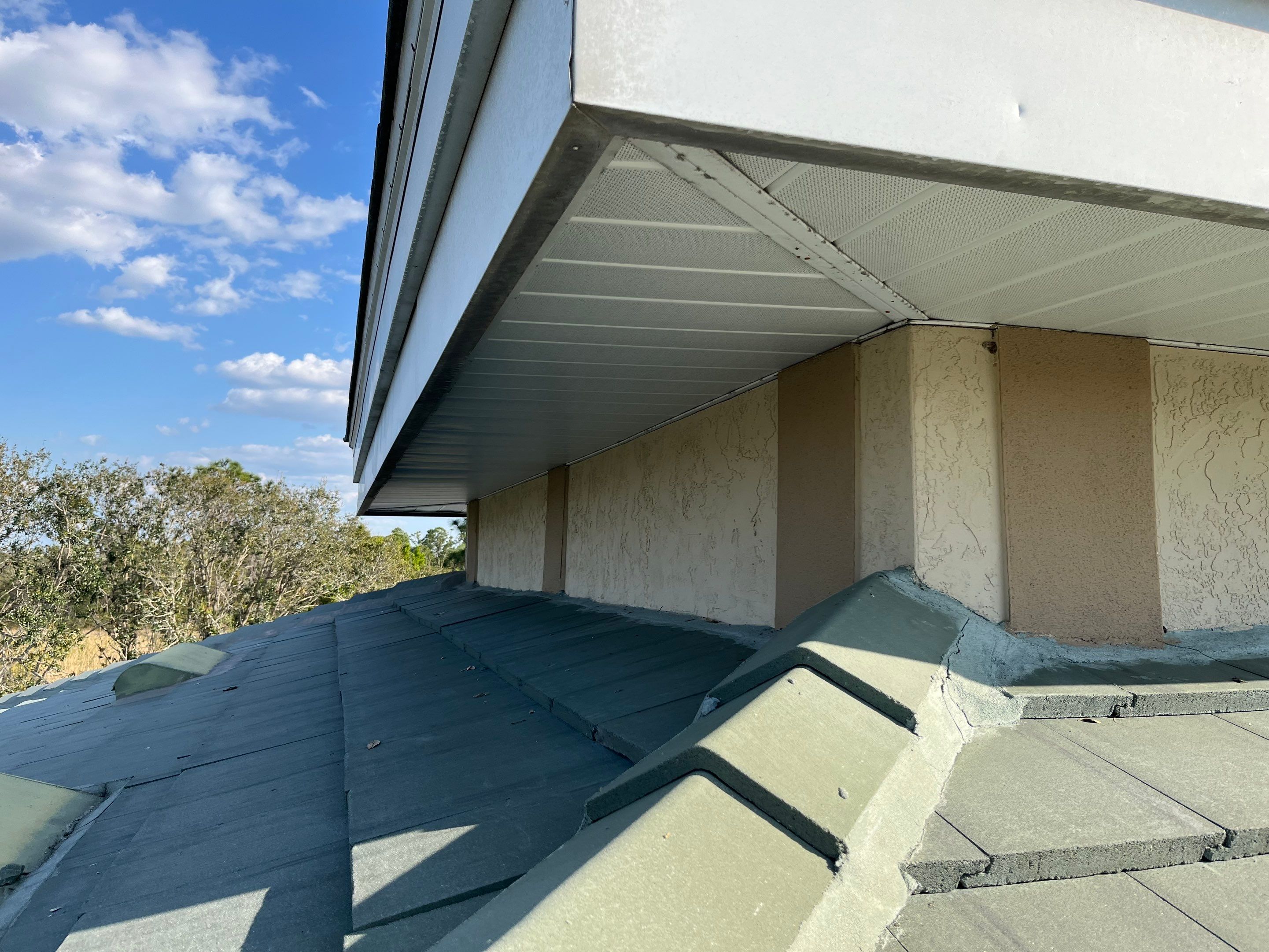 Soffit and Fascia Installation in Sarasota FL by Gutter Professors