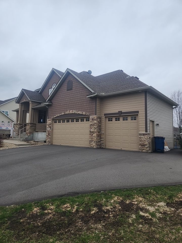 6" Gutters in Shakopee by Next Level Seamless Gutters / Exteriors Inc.