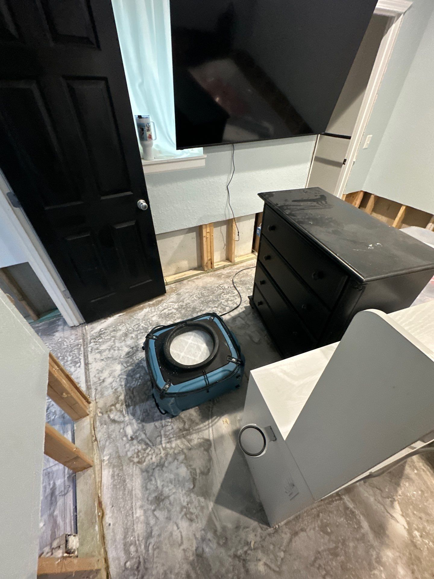 Full-Service Water Damage Mitigation and Structural Drying in Lone Jack by Fine Restoration