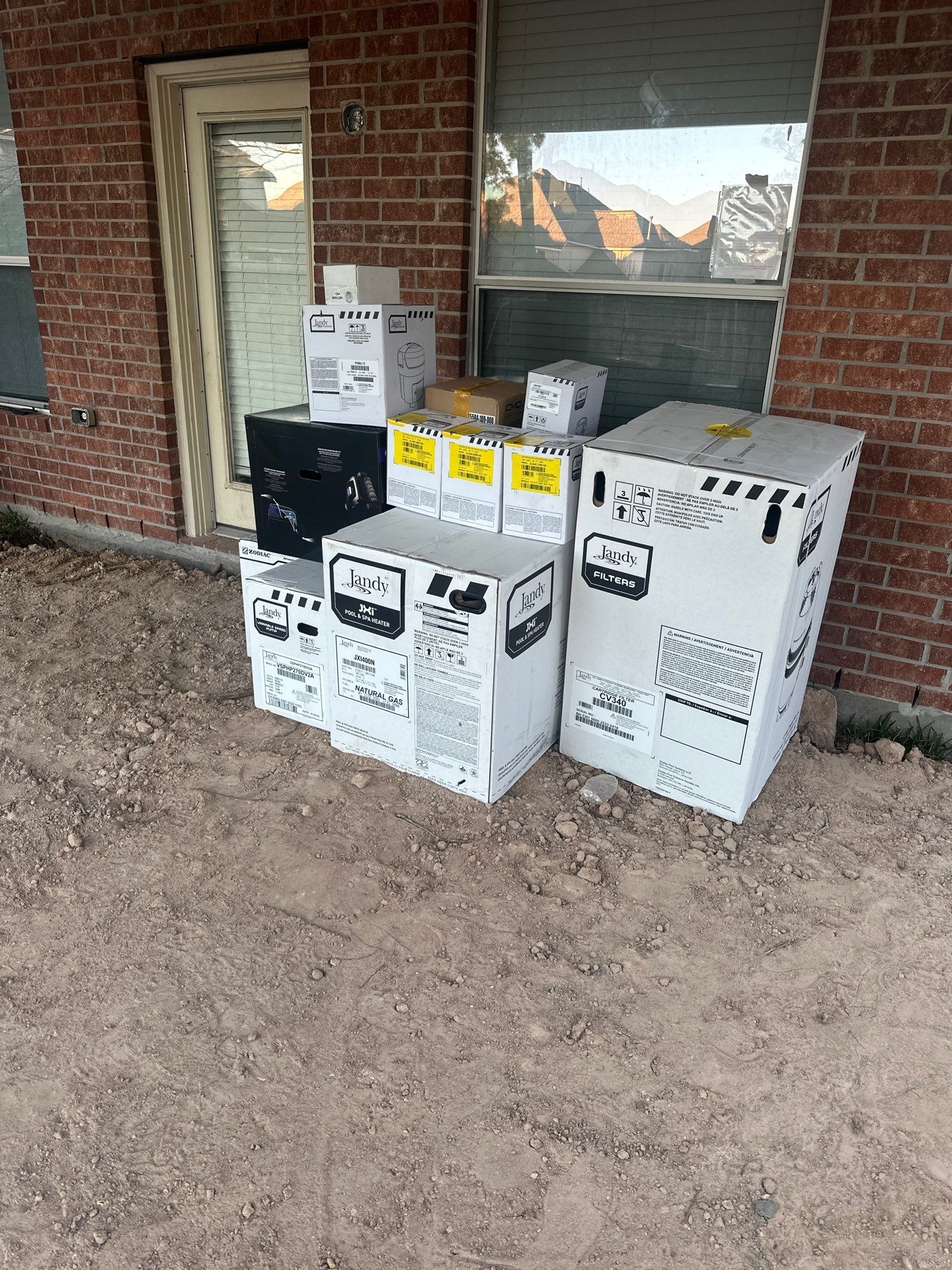 Pool, Patio Cover and Summer Kitchen in Creekside by SophAlx LLC