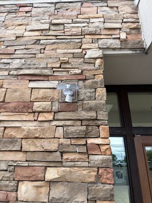 Exterior security/floodlight fixture replacement