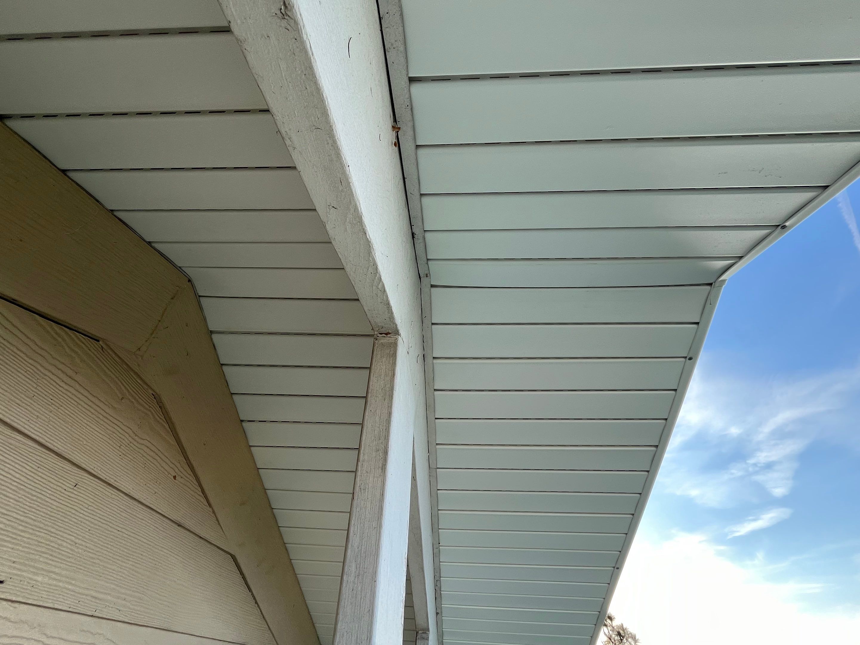 Soffit and Fascia Repair in Sarasota FL by Gutter Professors