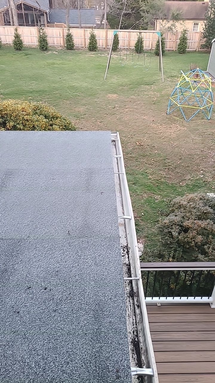 Herndon: CertainTeed Landmark Pro Designer Shingles in Max Def Driftwood by RM Banning, Inc.