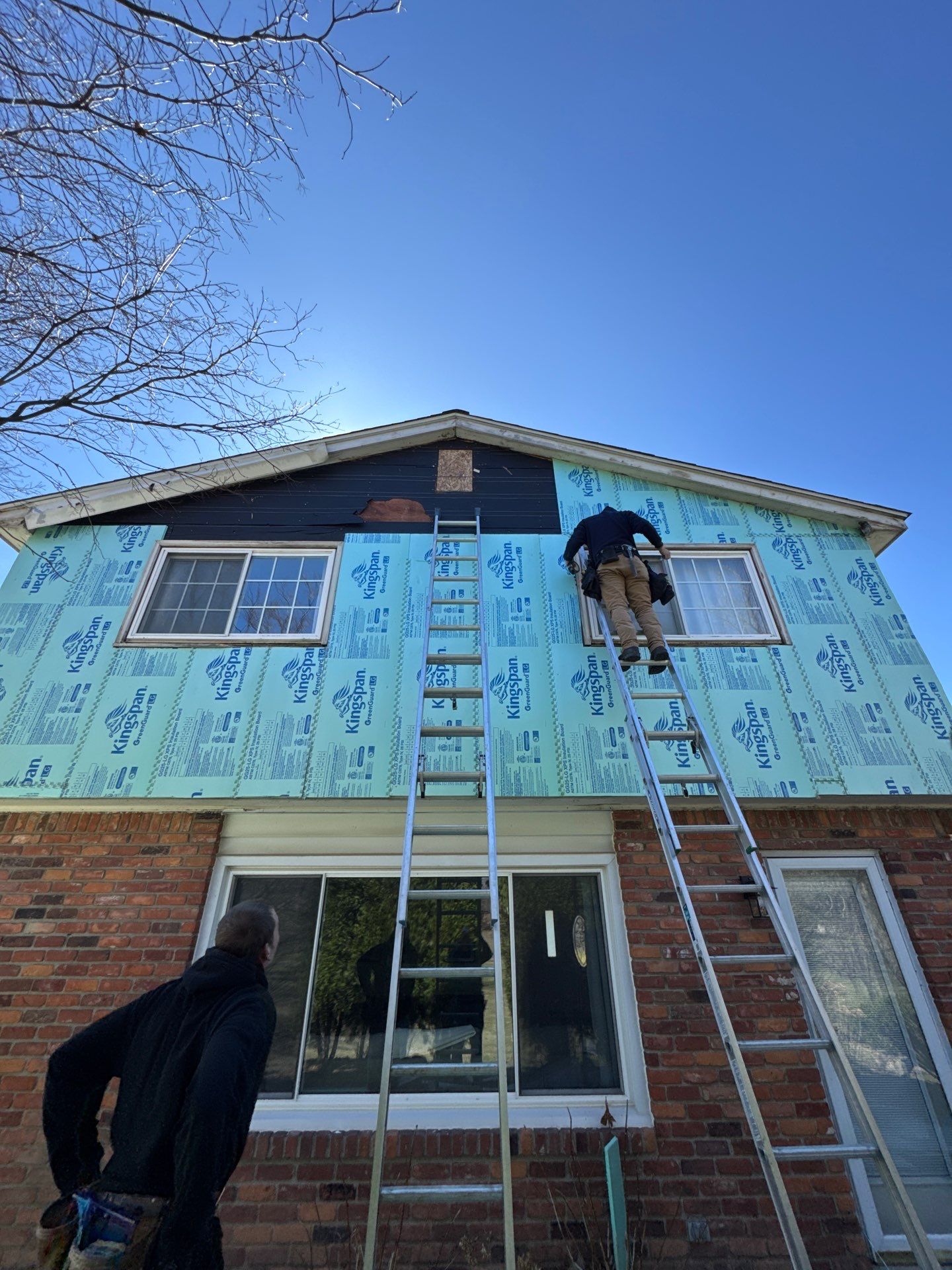Siding Replacement using Alside Charcoal Smoke and Roof Replacement using Owens Corning Peppercorn by 180 Contractors