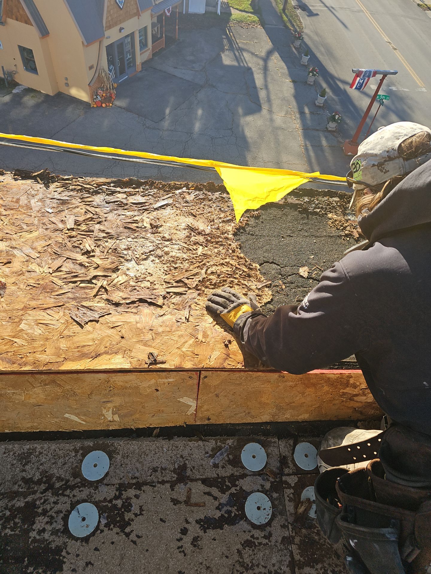 Western Auto  by 768 ROOF, LLC.