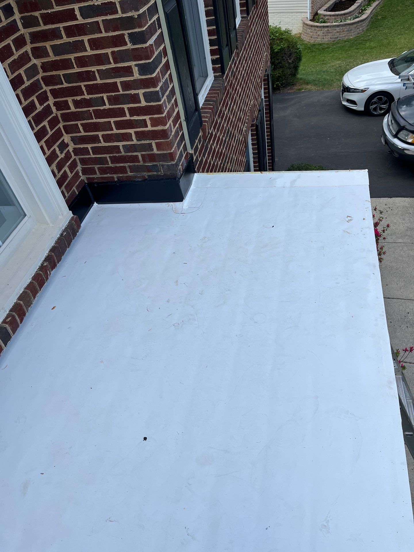 Springfield: CertainTeed Landmark Pro Designer Shingles in Max Def Charcoal Black by RM Banning, Inc.