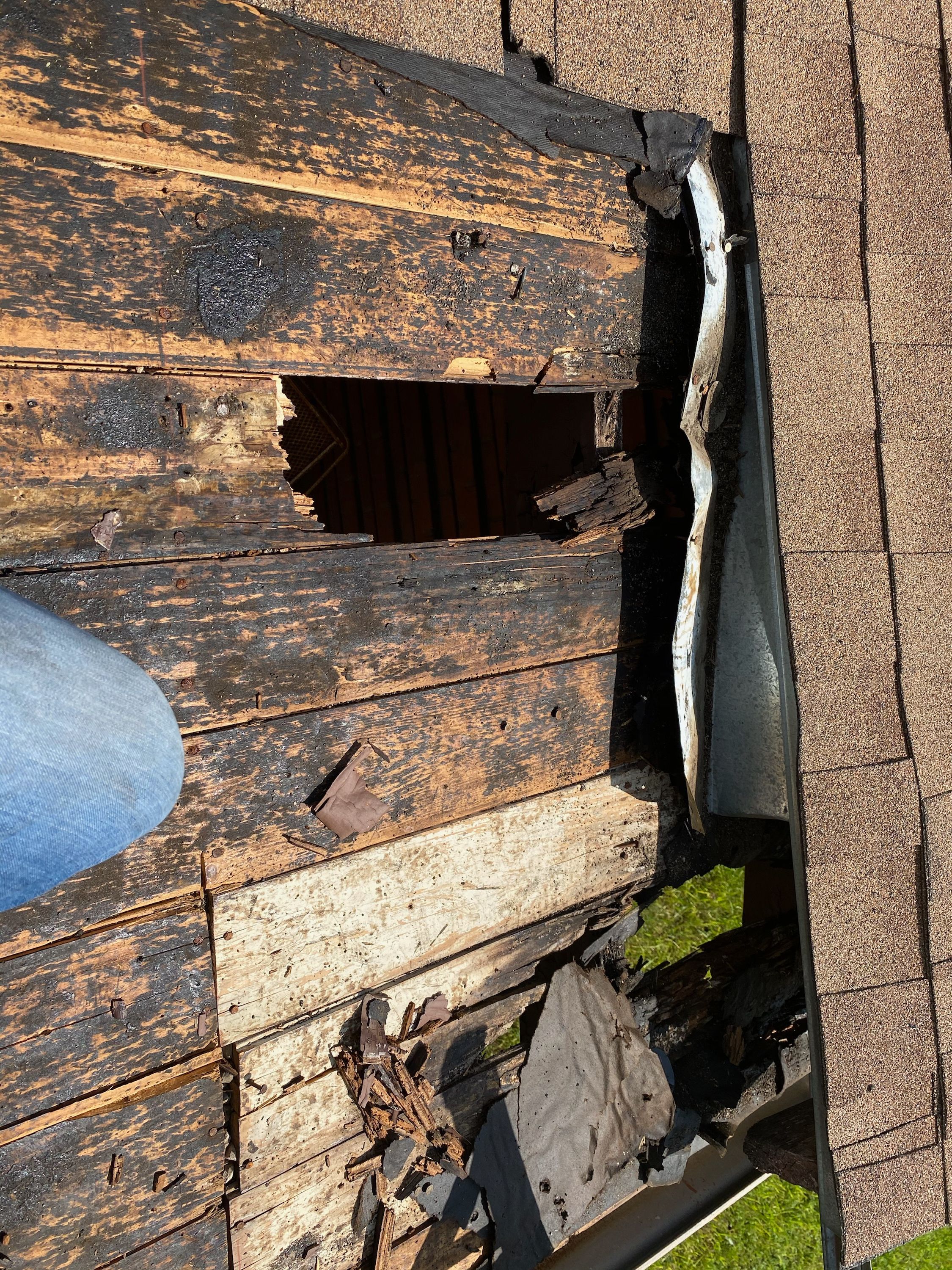 Residential Roof Replacement using Owens Corning 30 year Architectural Shingles by Premier Roofing and Contracting
