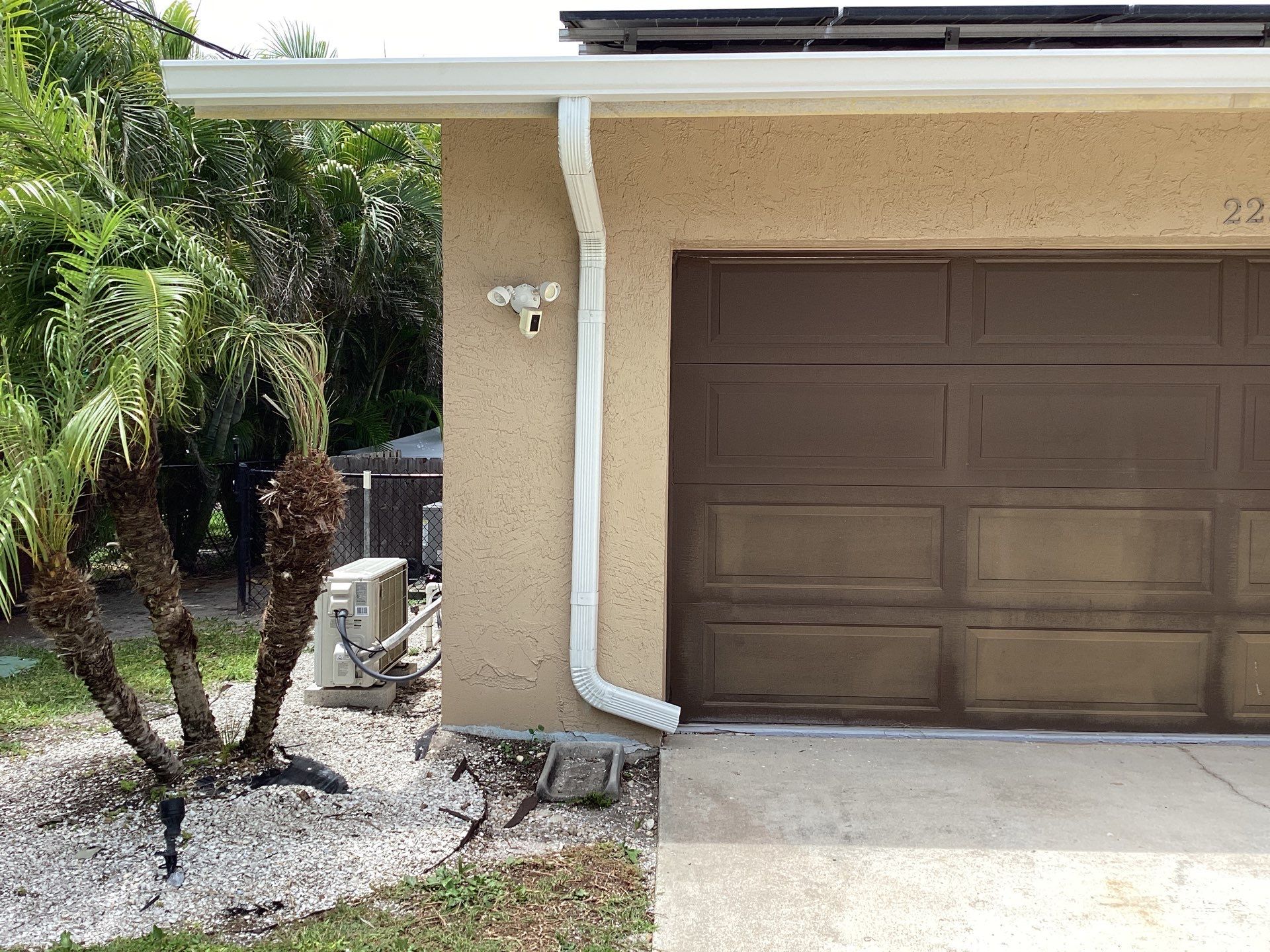 6-Inch Seamless Gutter Installation in Sarasota FL by Gutter Professor by Gutter Professors