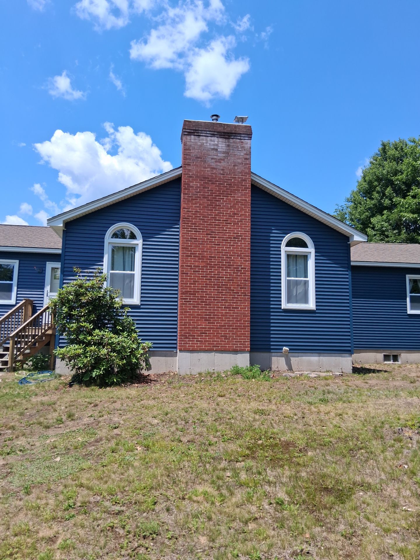 Barnstead, NH – Premium Vinyl Siding Transformation by Tall pine roofing