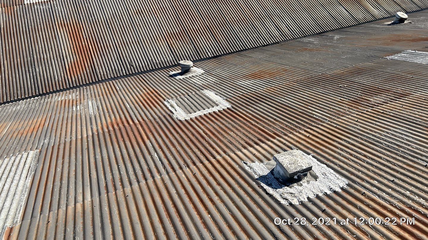 MR Roofing system using Conklin BenchPly system with PUMA top coat by Straight Edge Roofing Inc