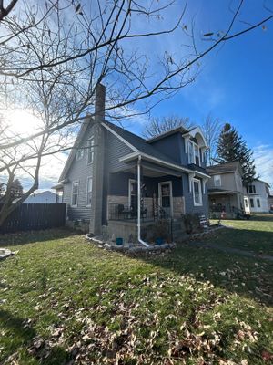Siding Installation using D45DL Mastic CarvedWood - Natural Slate