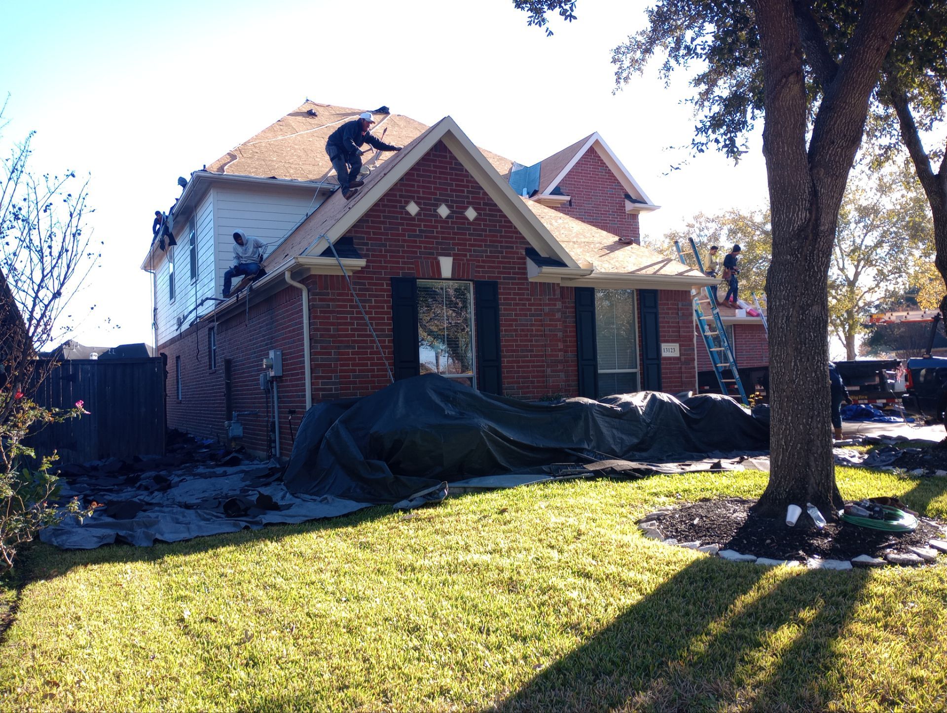 Residential Roofing Installation using Owen's Corning Duration (Lifetime) Shingles by Roof Repair Company