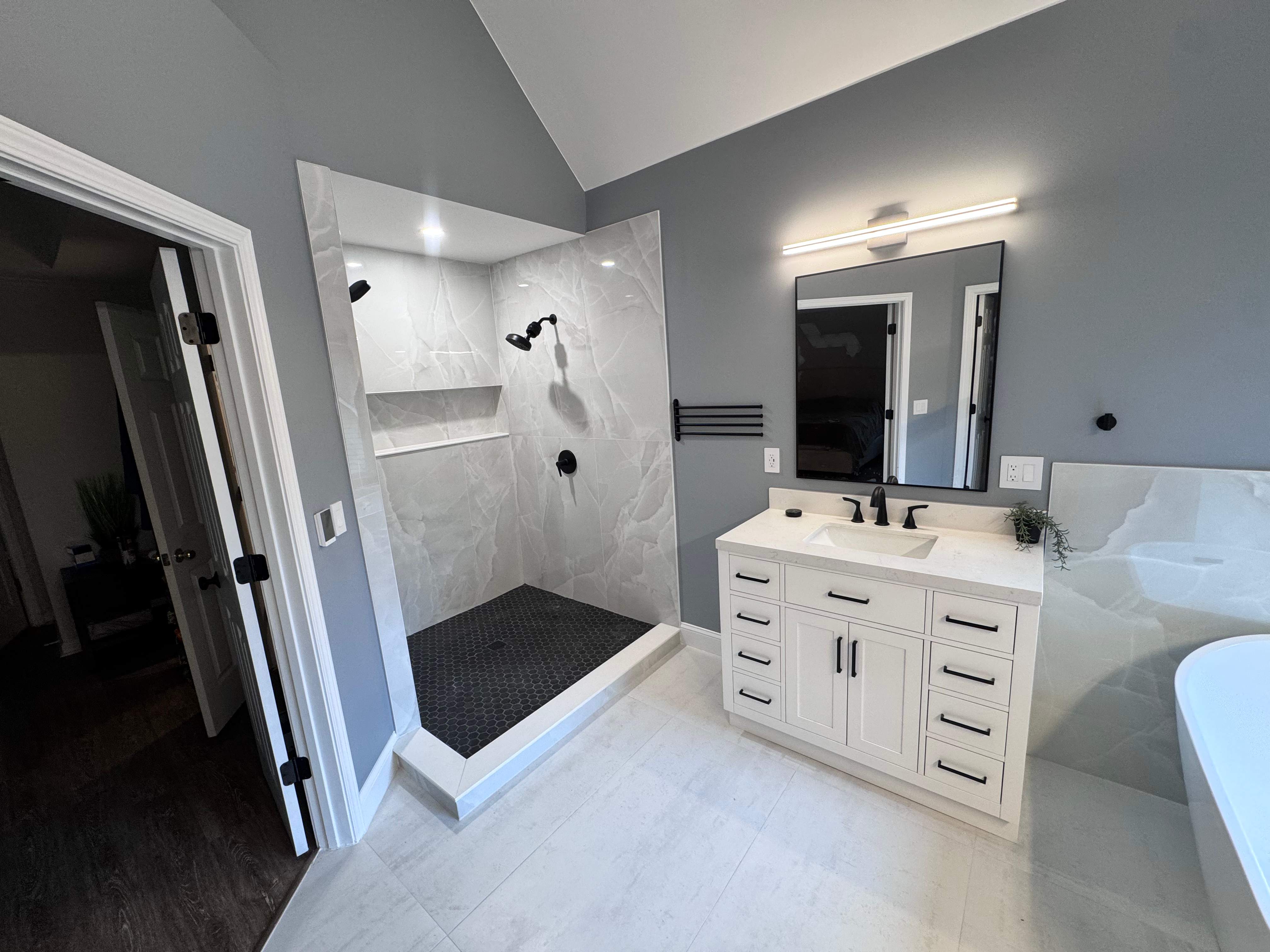 Master bathroom renovation by Prudencio