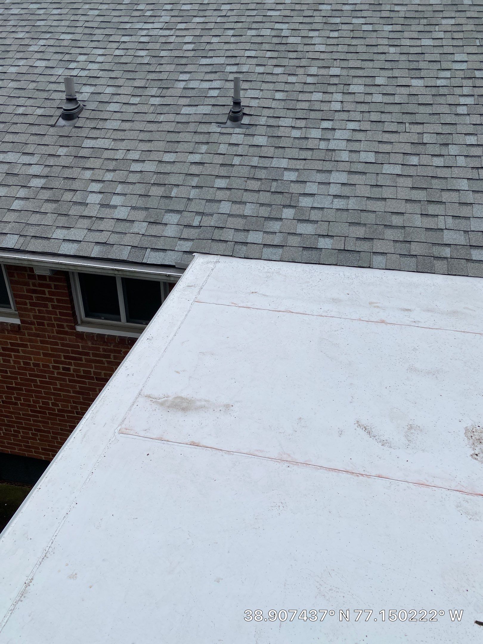 Arlington: CertainTeed Landmark Designer Shingles in Cobblestone Gray by RM Banning, Inc.