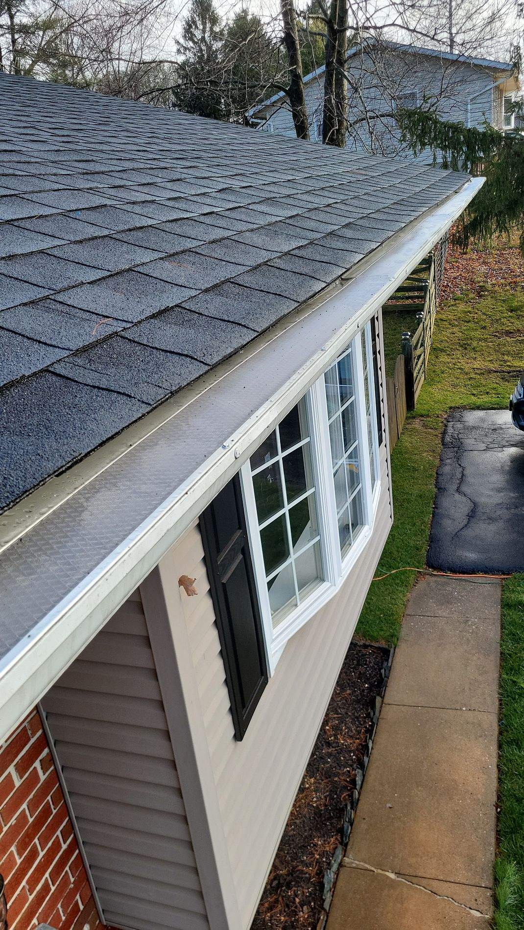 Gutter Repair, Gutter Cleaning, Gutter Guards by Roof Right Inc
