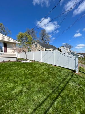 New 6' Tall Vinyl Privacy Fence, with Transition. 