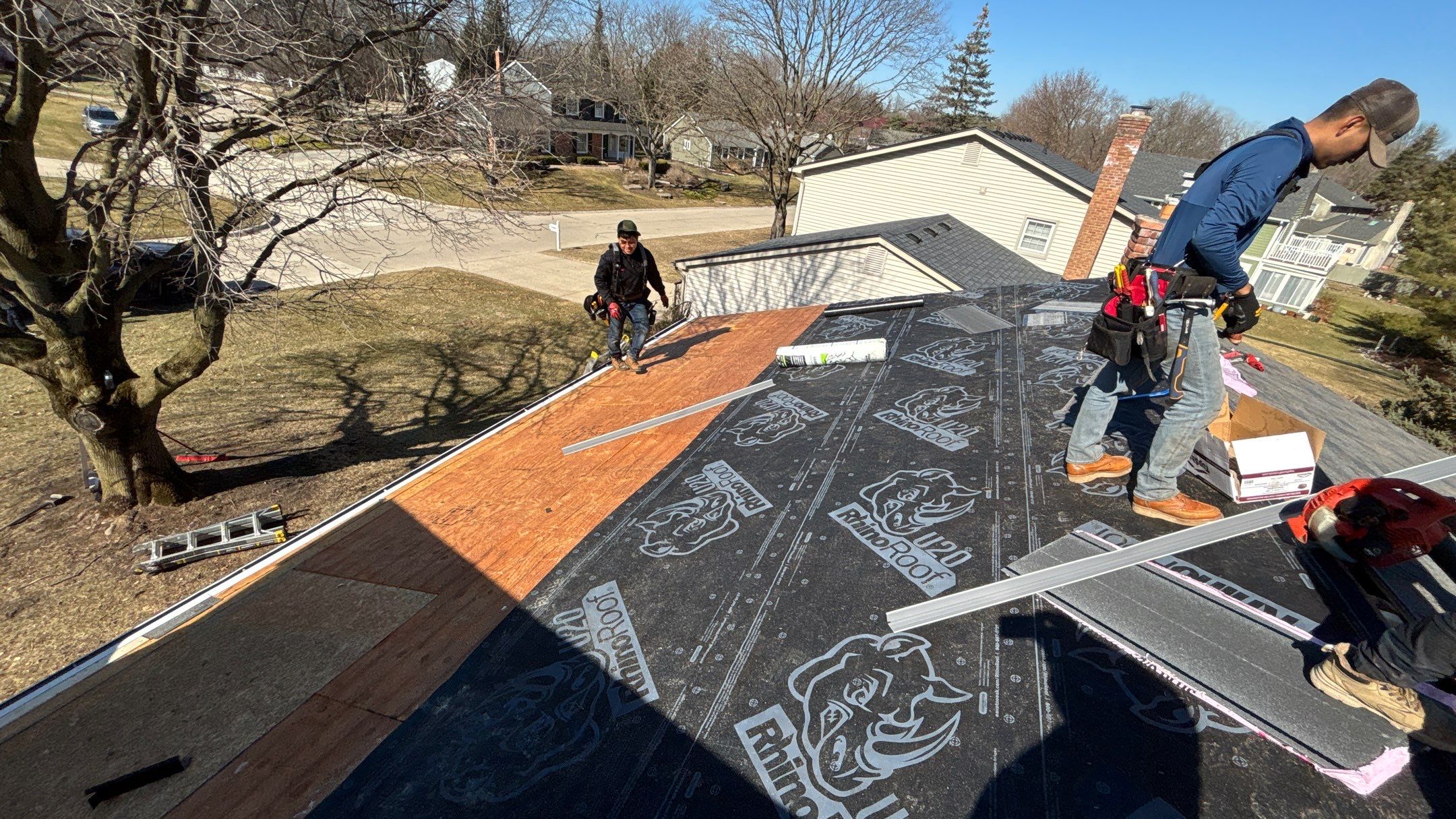 Siding Replacement using Alside Charcoal Smoke and Roof Replacement using Owens Corning Peppercorn by 180 Contractors