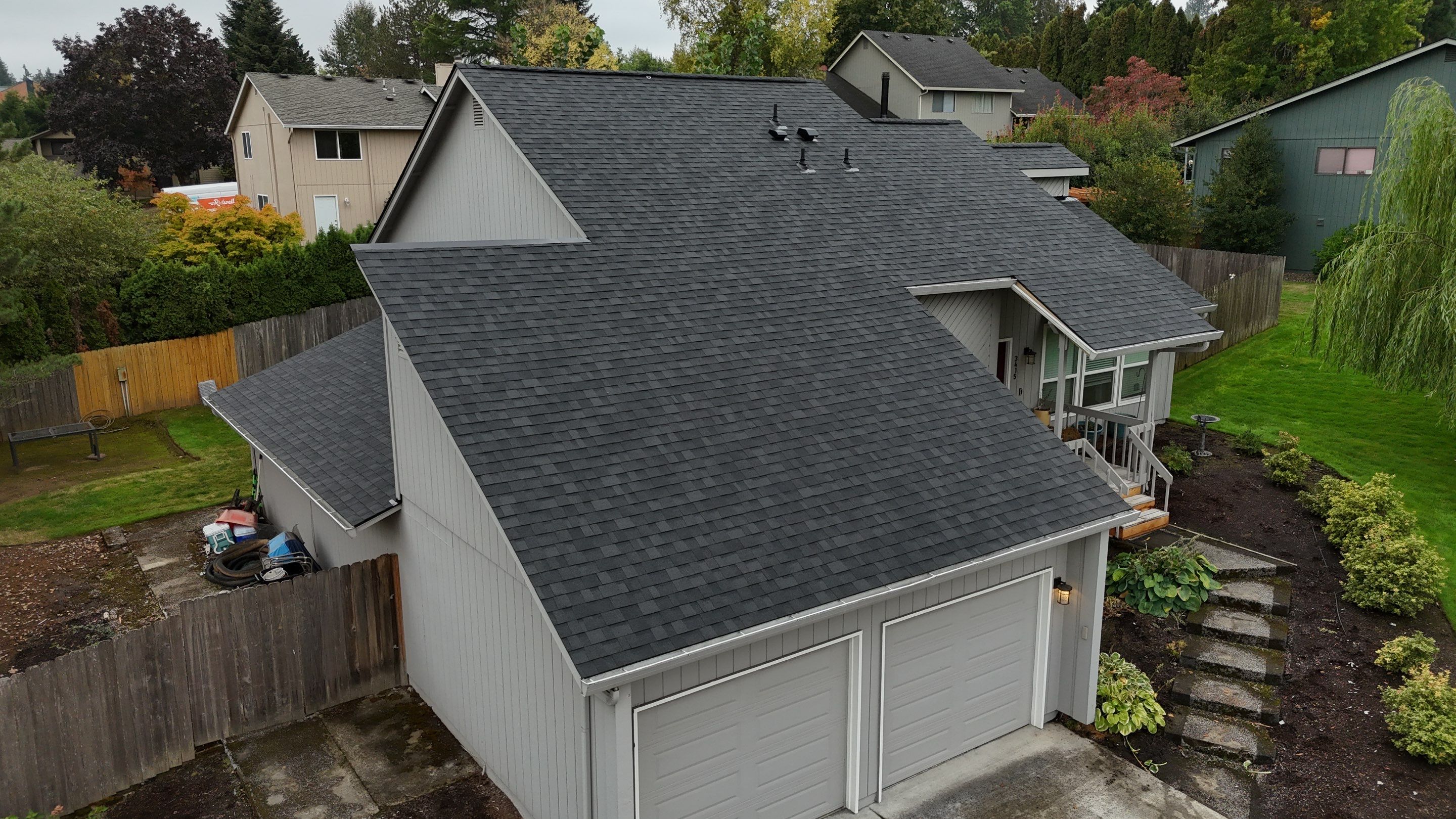 Onyx Black | Roof Replacement in Ridgefield, WA 98642 by Valiant Roofing, LLC