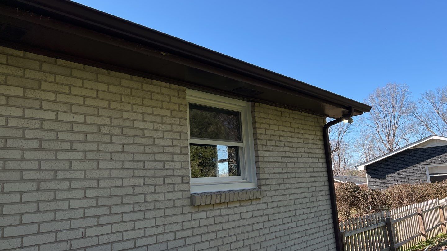Residential Roofing Installation using Owens Corning Oakridge Roofing System by Undersun Roofing 