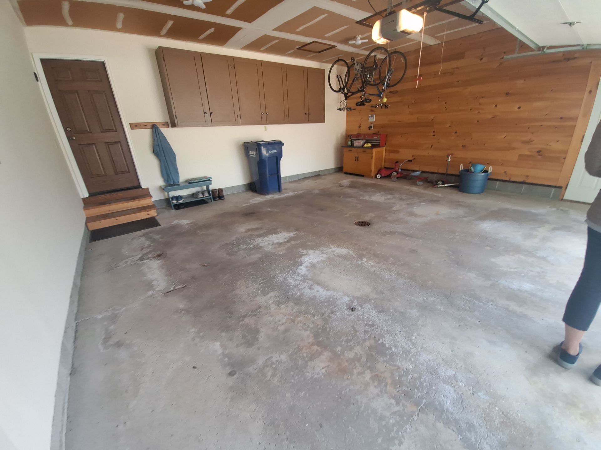 Gray Speckled Epoxy Flake Floor Coating in Muskegon by Gordon Painting
