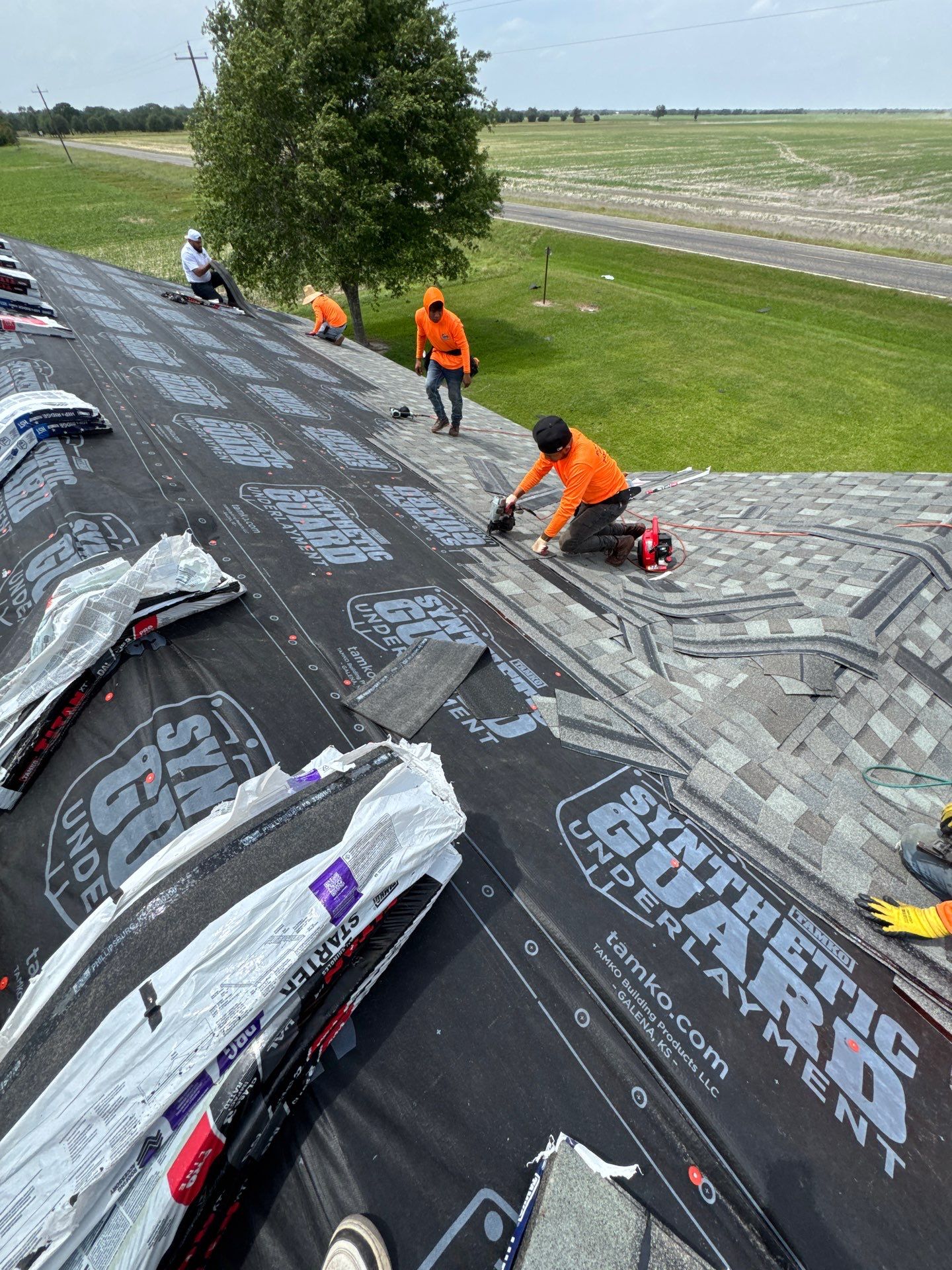 Roof Replacement louise by Roof Repair Company