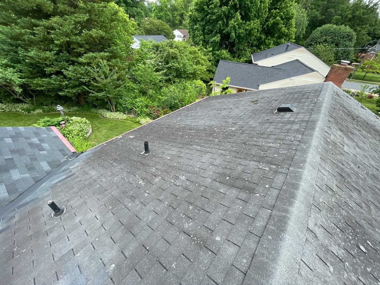 McLean: CertainTeed Landmark Designer Shingles in Charcoal Black by RM Banning, Inc.
