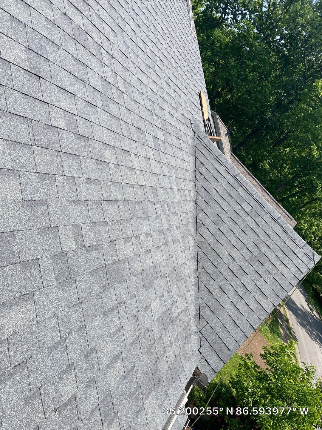 Residential Roofing Installation using Owens Corning Oakridge Roofing System by Undersun Roofing 