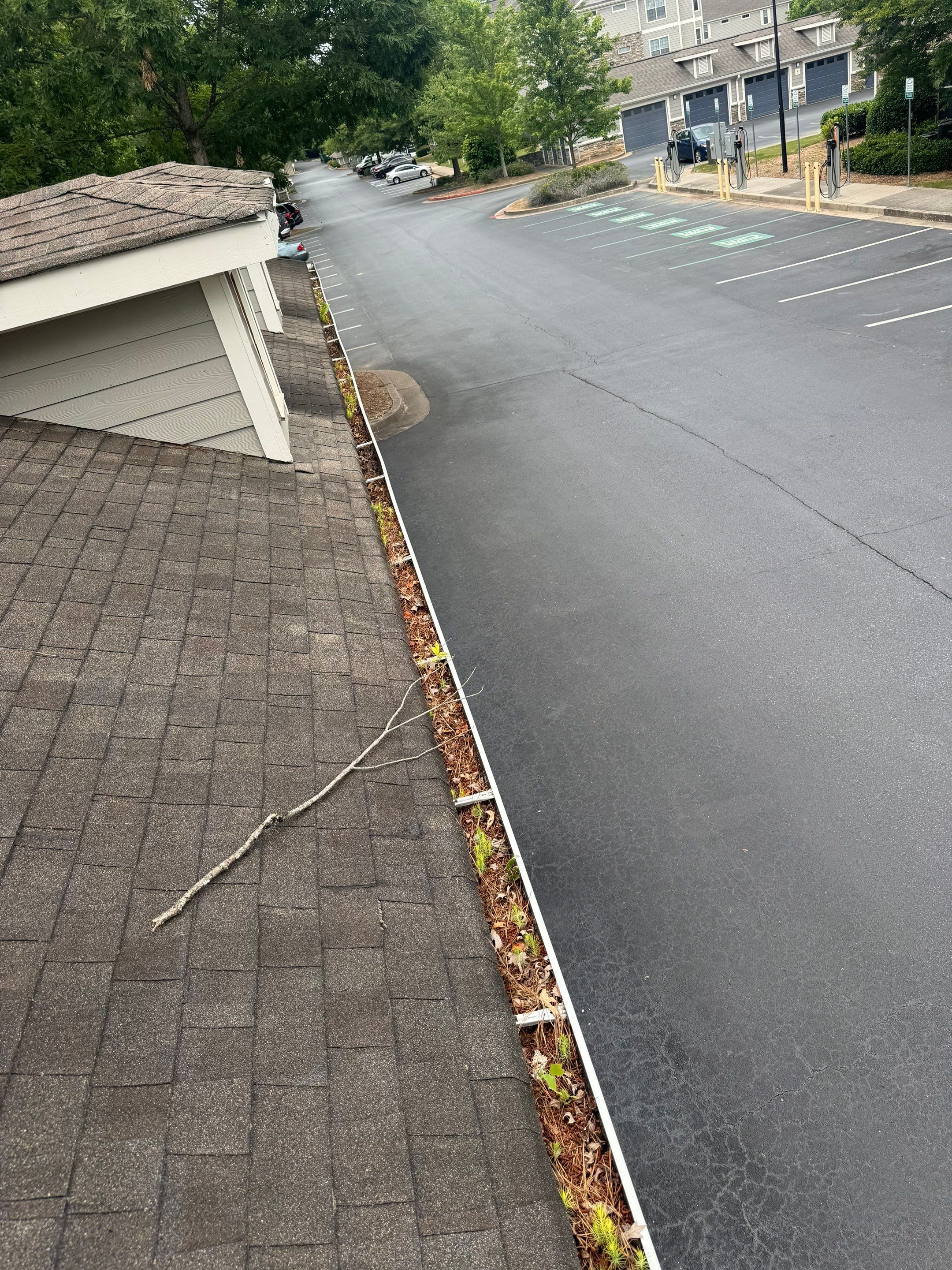HOA gutter cleaning before photo