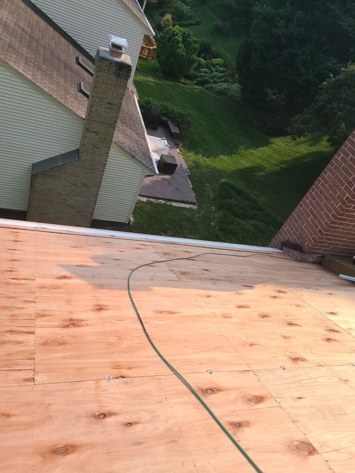 Burke: CertainTeed Landmark Pro Architectural Shingles in Max Def Weathered Wood by RM Banning, Inc.