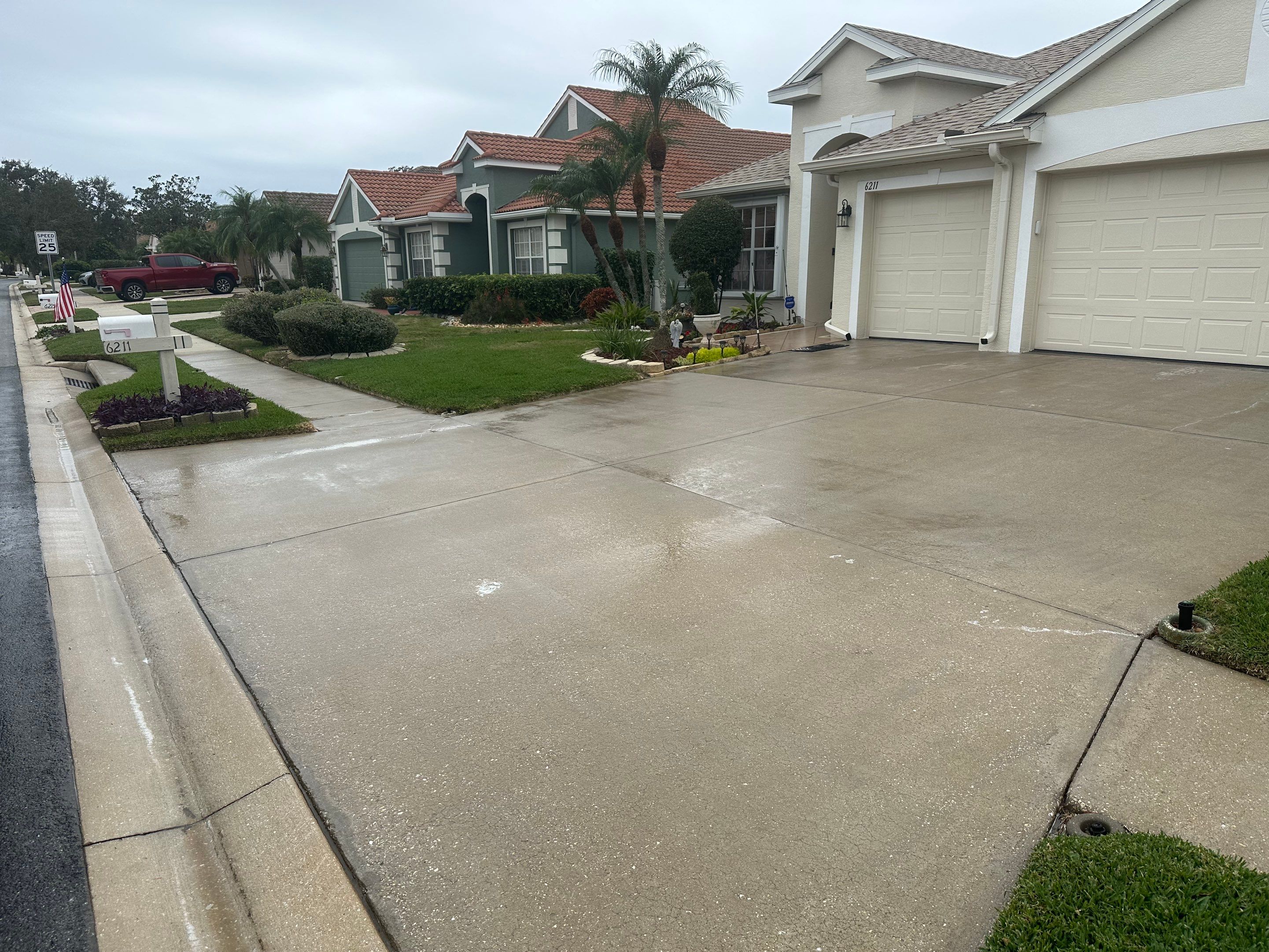 Driveway Cleaning and Rust Treatment - Fairways at Imperial Lakes, Palmetto, FL | Sunshine AquaWash by Sunshine AquaWash
