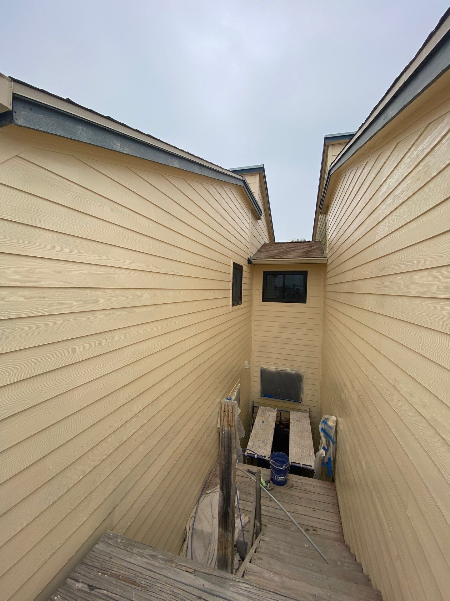 Exterior remodel Fortuna Bay Condos by Bayfront Roofing and Construction
