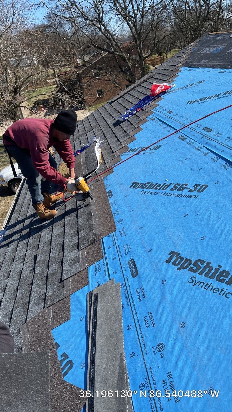 Residential Roofing Installation using Owens Corning Oakridge Roofing System by Undersun Roofing 