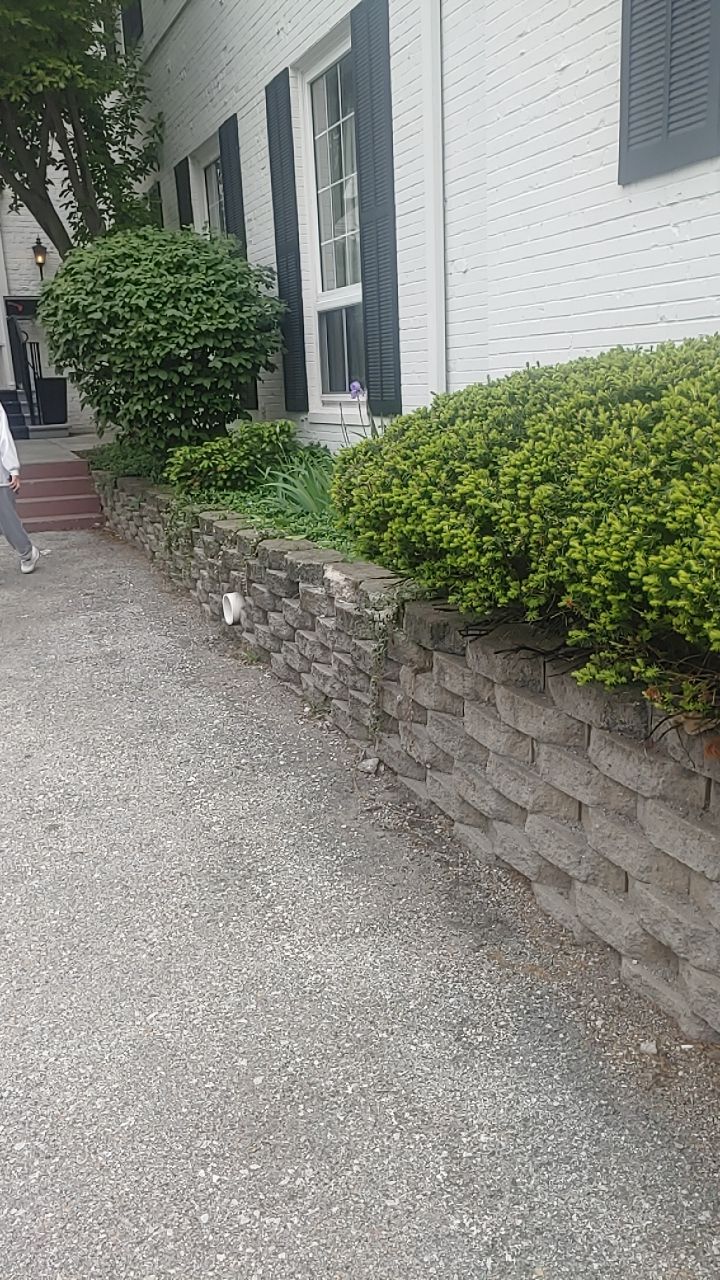 Replacement of existing retaining wall.  by New Horizon Landscapes