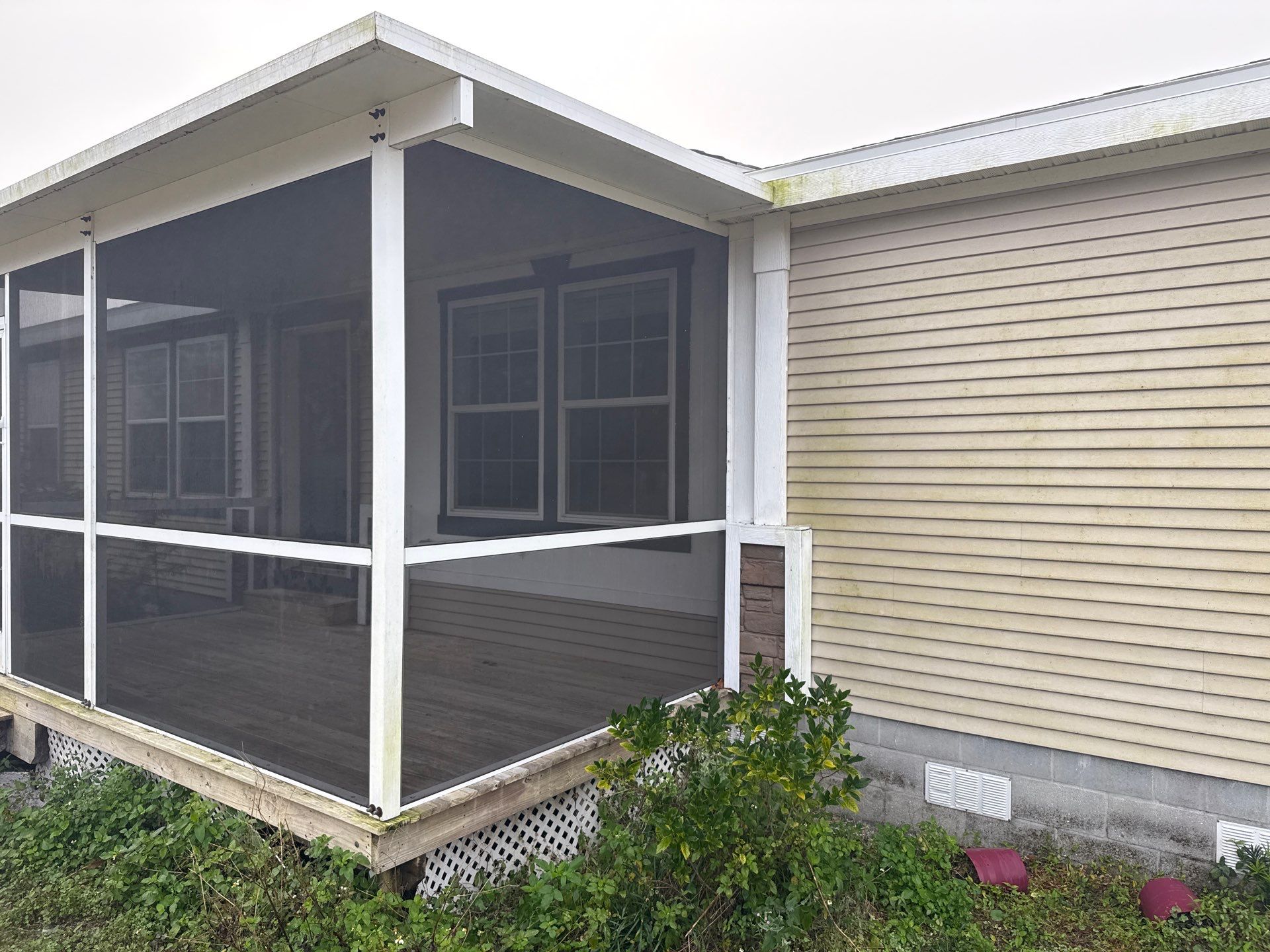 House Wash & Porch Cleaning in Homestead Property, Parrish, FL | Sunshine AquaWash by Sunshine AquaWash