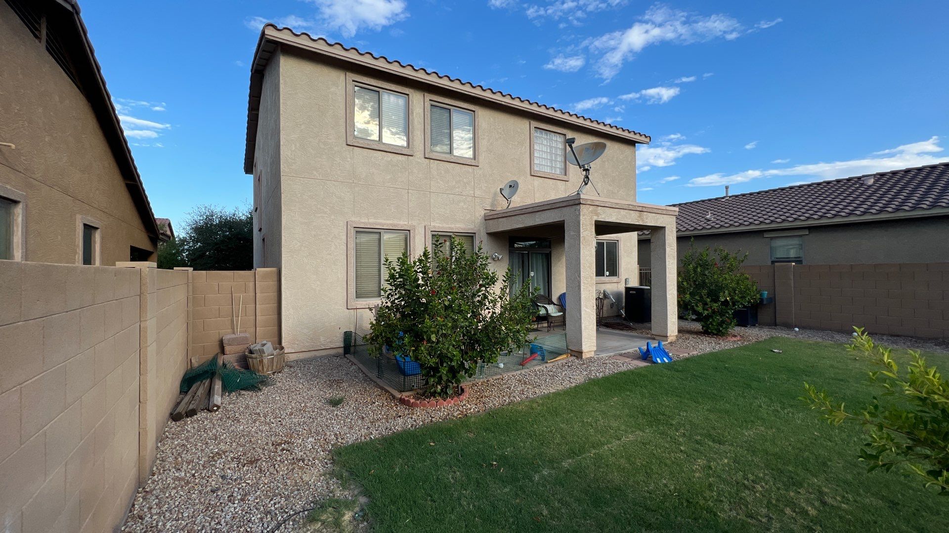 Exterior Painting using Dunn-Edwards EVERSHIELD®  by Crash of Rhinos Painting & Garage Floors