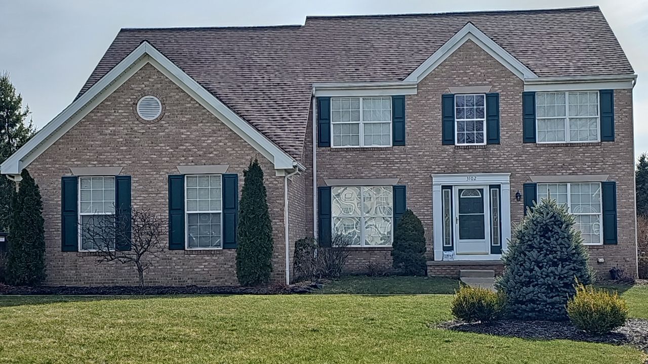 ATLAS PINNACLE COLOR: BURNT HICKORY DRIP EDGE: WHITE by Eagle Eye Roofing