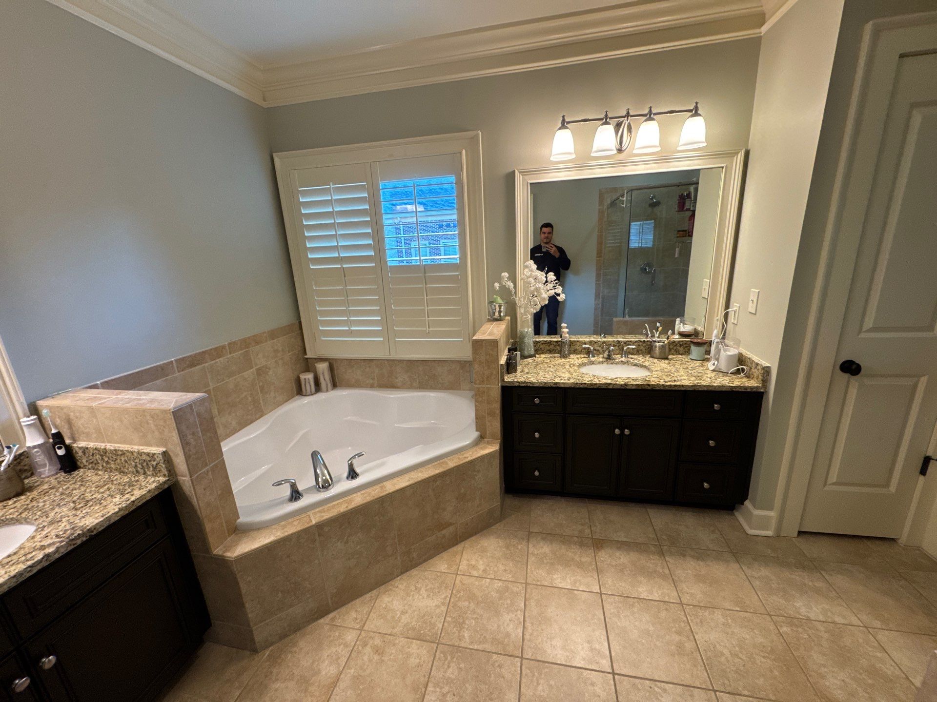 Master bathroom renovation by Prudencio