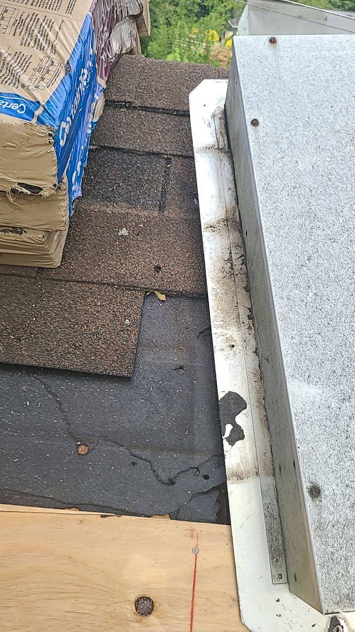 Arlington: CertainTeed Landmark Pro Designer Shingles in Max Def Heather Blend by RM Banning, Inc.